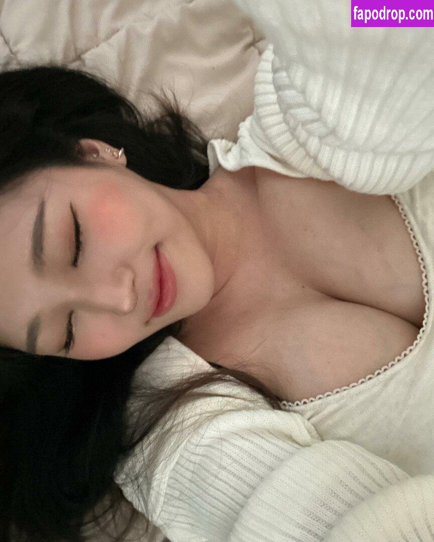 Korean cleavage