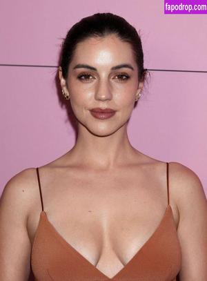 Adelaide Kane фото #0161