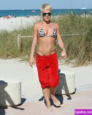 Alecia Beth Moore слив #0015