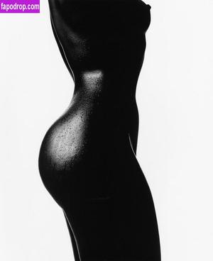 Alek Wek photo #0006