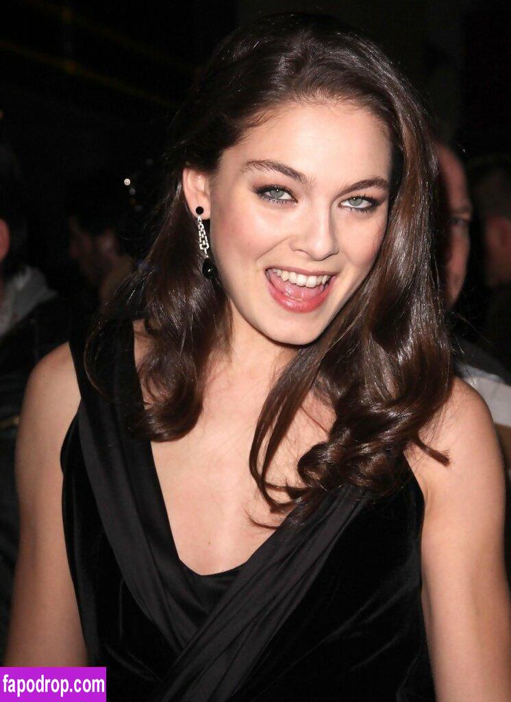 Alexa Davalos / alexakdavalos leaked nude photo from OnlyFans and