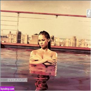Alicia Keys leak #0085