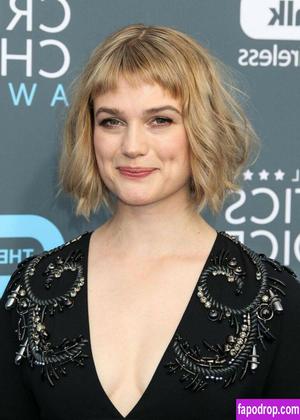 Alison Sudol photo #0013