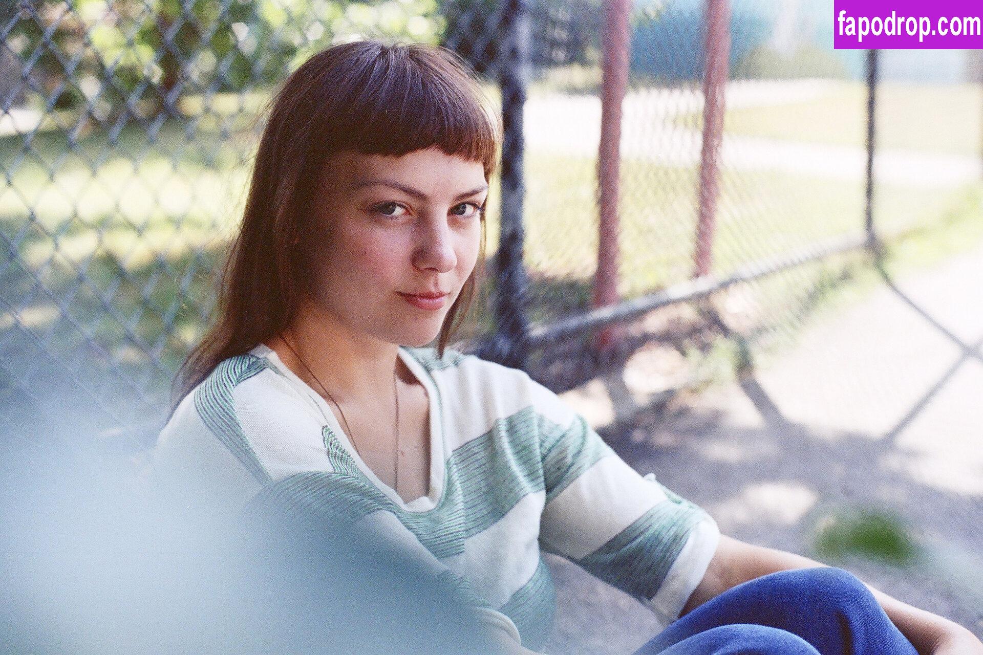 Angel Olsen / angelolsen / angelolsenmusic слитое обнаженное фото #0017 с Онлифанс или Патреон