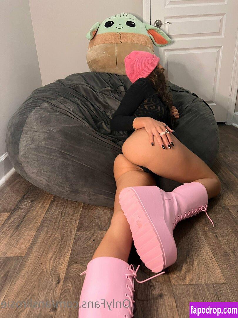 anslirosie / ansli / essirose_ leak of nude photo #0036 from OnlyFans or Patreon