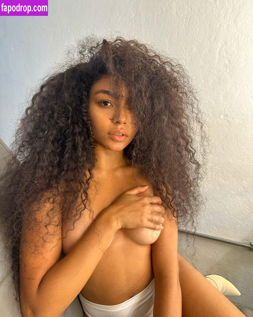 Any Gabrielly / anygabriellyofficial / gabrielly.aviila leak of nude photo #0035 from OnlyFans or Patreon