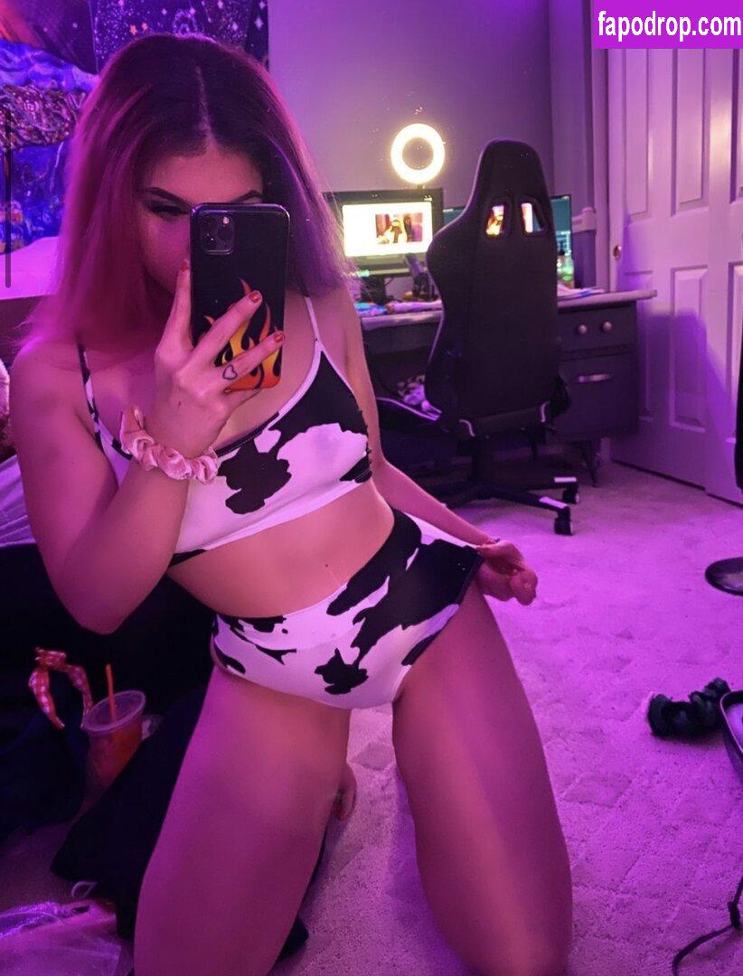 Ashleybtw / ashleyyybtw leak of nude photo #0001 from OnlyFans or Patreon