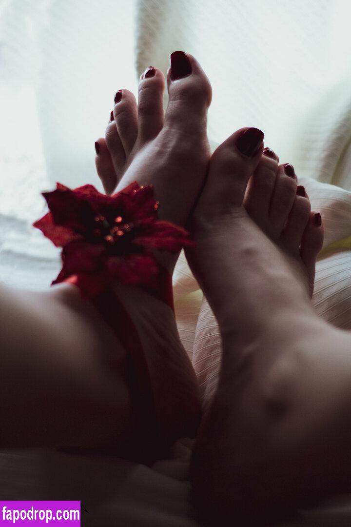 athenasf33t / athenas_feet leak of nude photo #0004 from OnlyFans or Patreon