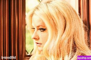 Avril Lavigne leak #0670