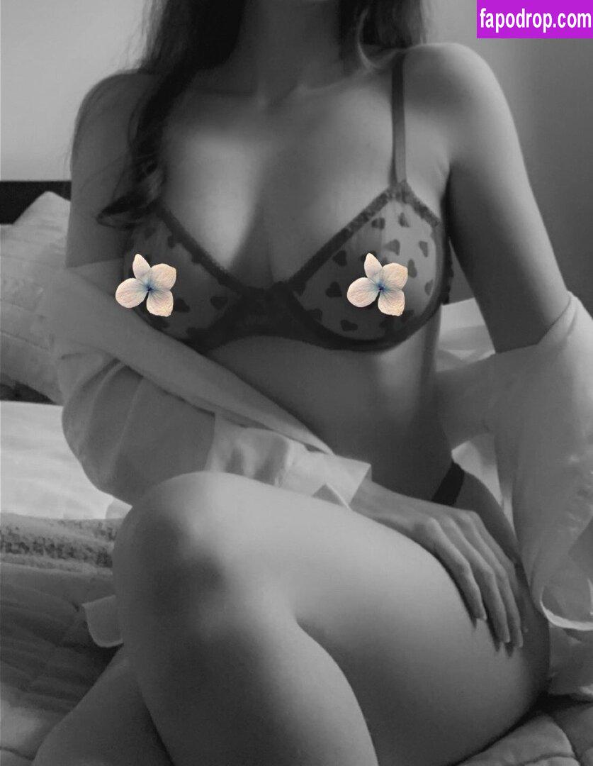 Booksmadeofvelvet /  leak of nude photo #0003 from OnlyFans or Patreon
