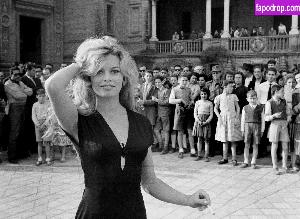 Brigitte Bardot слив #0097