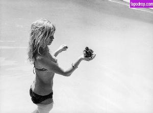 Brigitte Bardot слив #0106