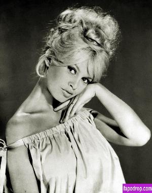 Brigitte Bardot слив #0115