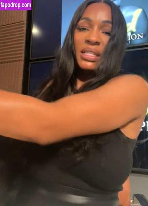 Cari Champion photo #0025