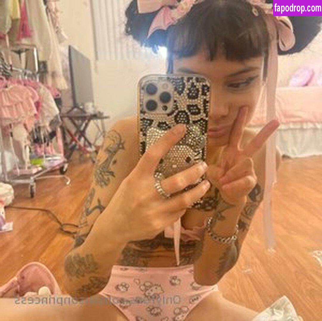 carmenhollow / arsonprincess leak of nude photo #0004 from OnlyFans or Patreon