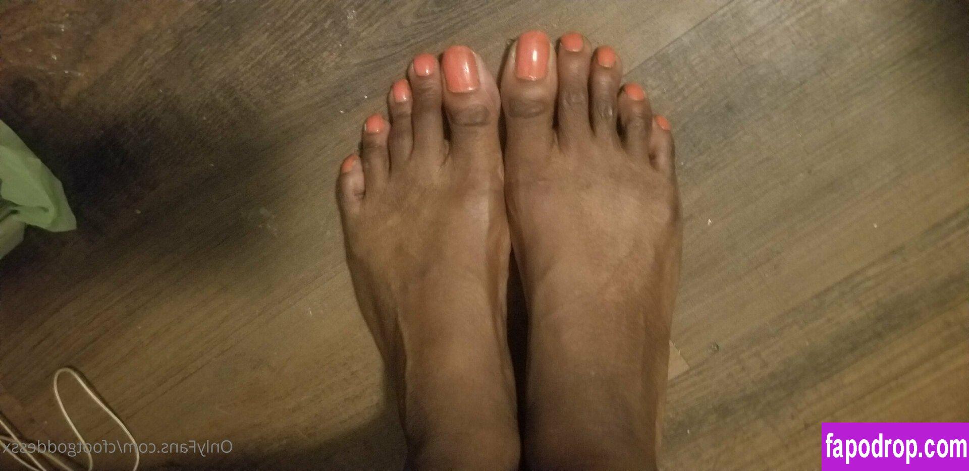 cfootgoddessx / chocolate_foot_goddess leak of nude photo #0041 from OnlyFans or Patreon