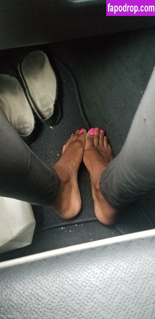 cfootgoddessx / chocolate_foot_goddess leak of nude photo #0060 from OnlyFans or Patreon