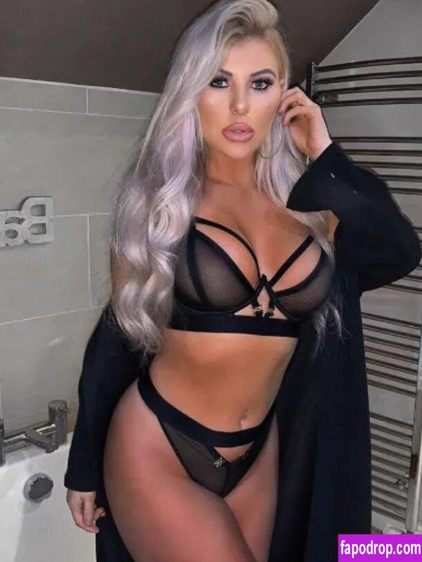 Chloe Gabrielle Chaloner / Ibiza Weekender / chloegabrielle / chloeweekender_ / https: leak of nude photo #0008 from OnlyFans or Patreon