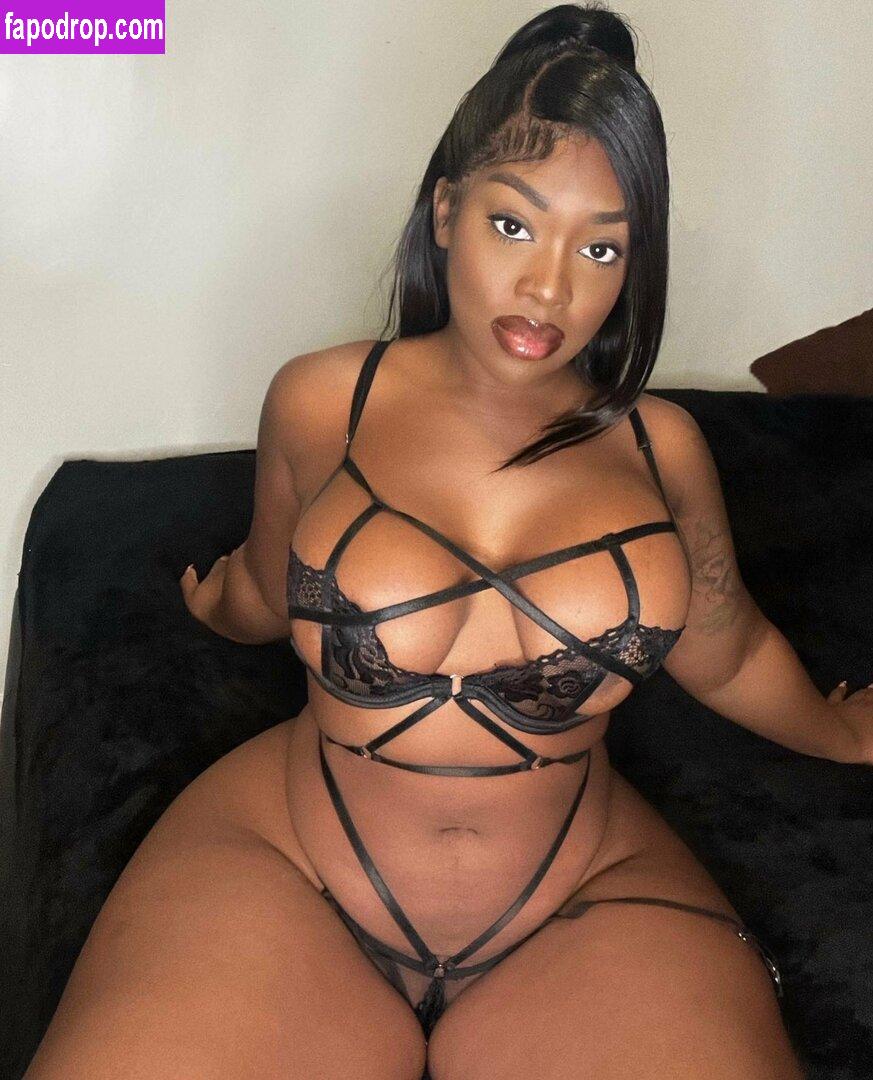 Chocolate Goddess / Cocopuffphatty / MissCocoPuffPhatty / __headoverheels / chocolate_goddess / goddessphatty / kookooforcocopuffs leak of nude photo #0032 from OnlyFans or Patreon