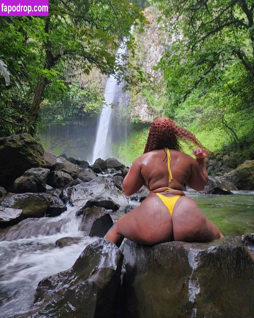 chocolateleia / leahs.manifesting.place leak of nude photo #0010 from OnlyFans or Patreon