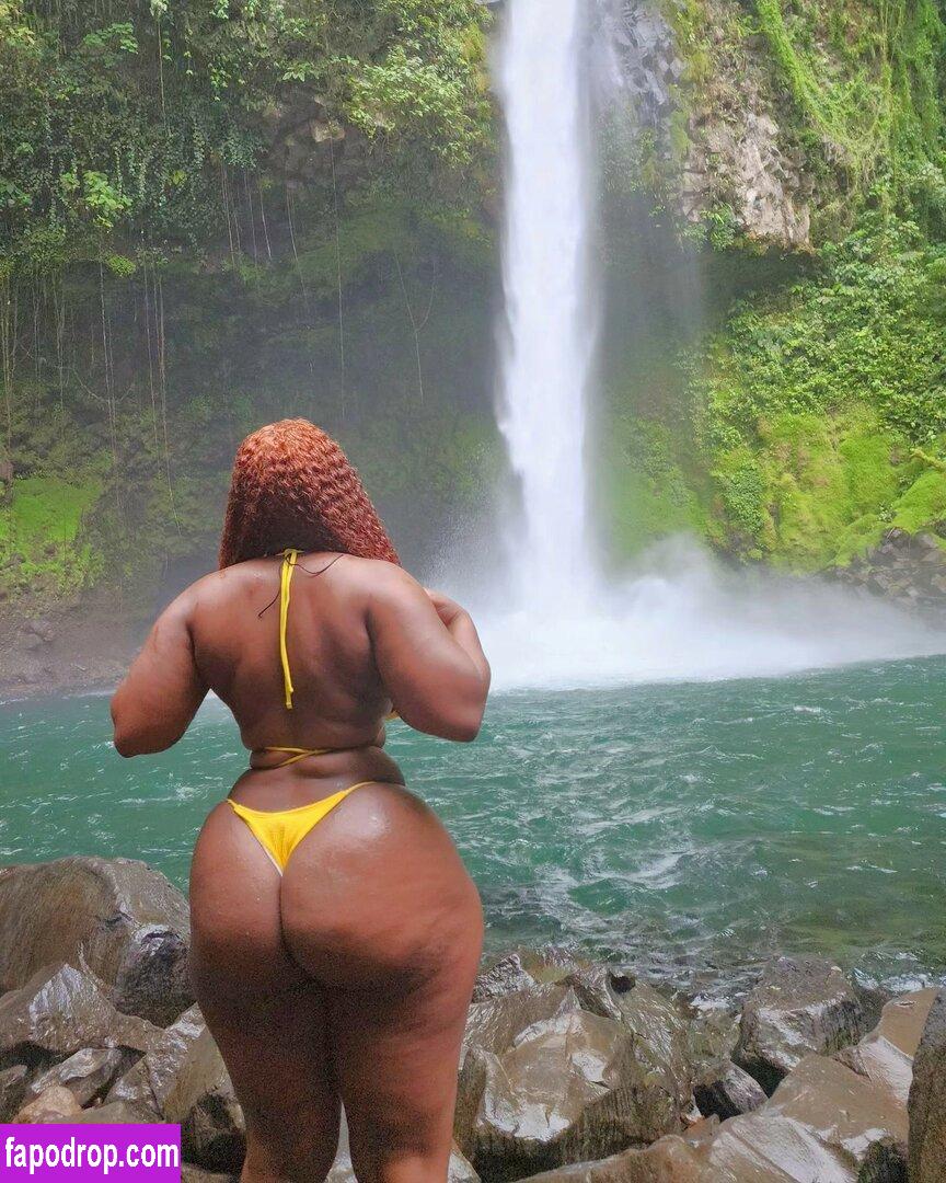chocolateleia / leahs.manifesting.place leak of nude photo #0011 from OnlyFans or Patreon