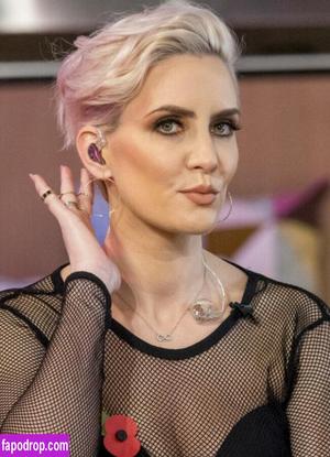 Claire Richards photo #0007