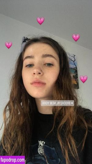 Clairo photo #0020