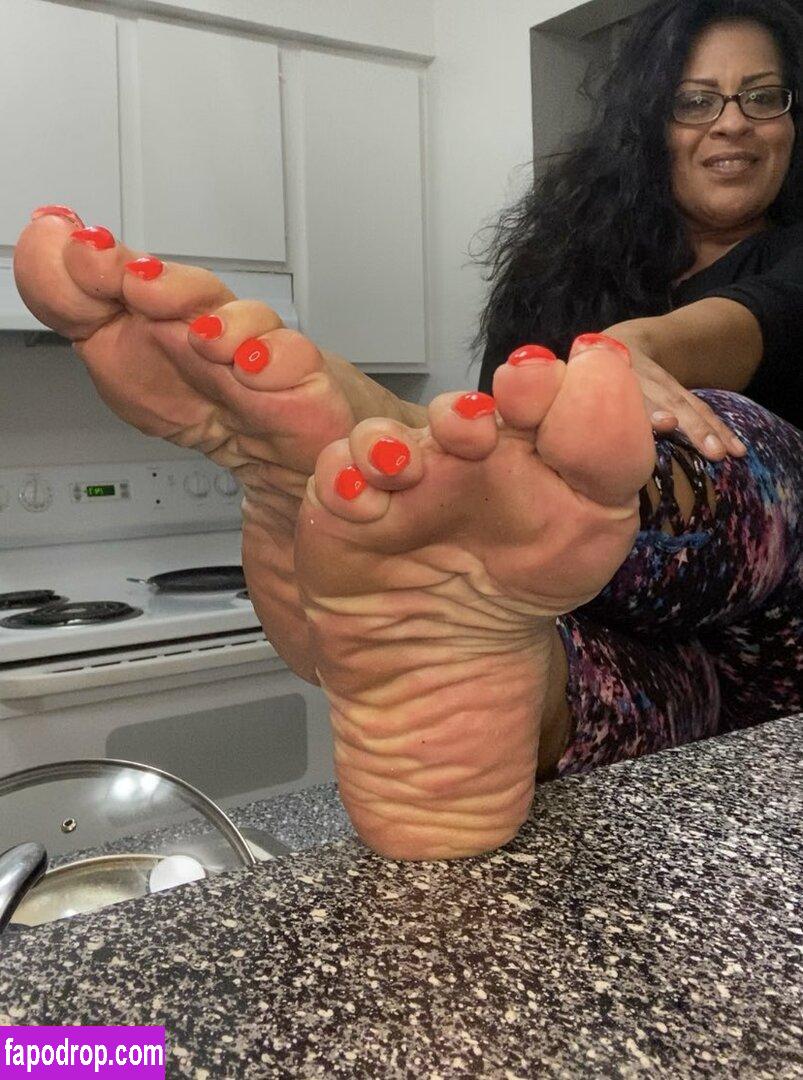Comefollowsarah Sarah / comefollowsarah / sarah_soles leak of nude photo #0007 from OnlyFans or Patreon