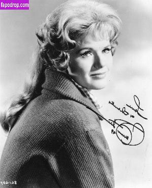 Connie Stevens слив #0045