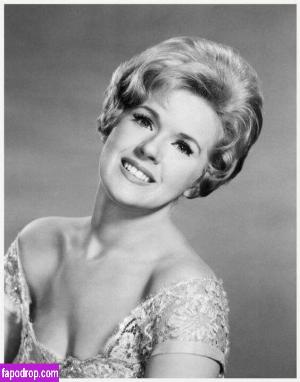 Connie Stevens слив #0048