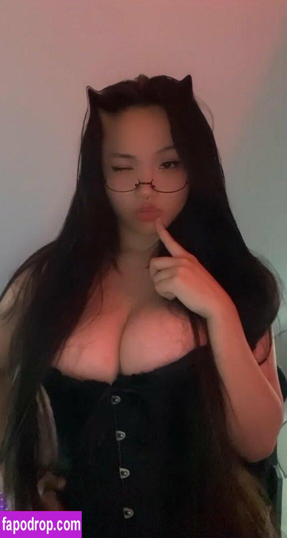 cowmoolk / vitasamm leak of nude photo #0015 from OnlyFans or Patreon