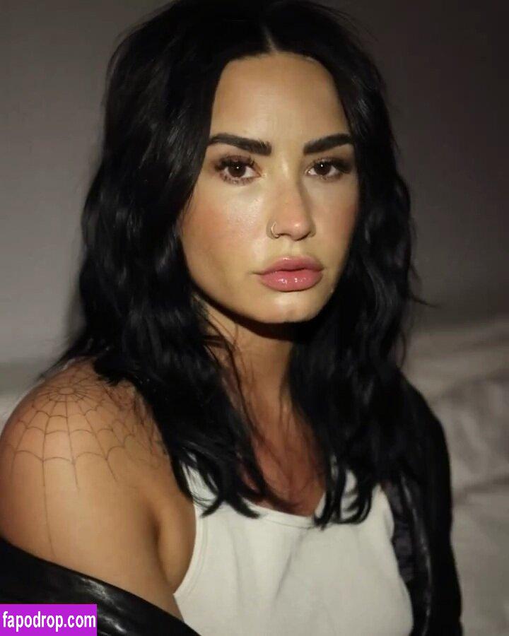 Demi Lovato / ddlovato слитое обнаженное фото #0391 с Онлифанс или Патреон