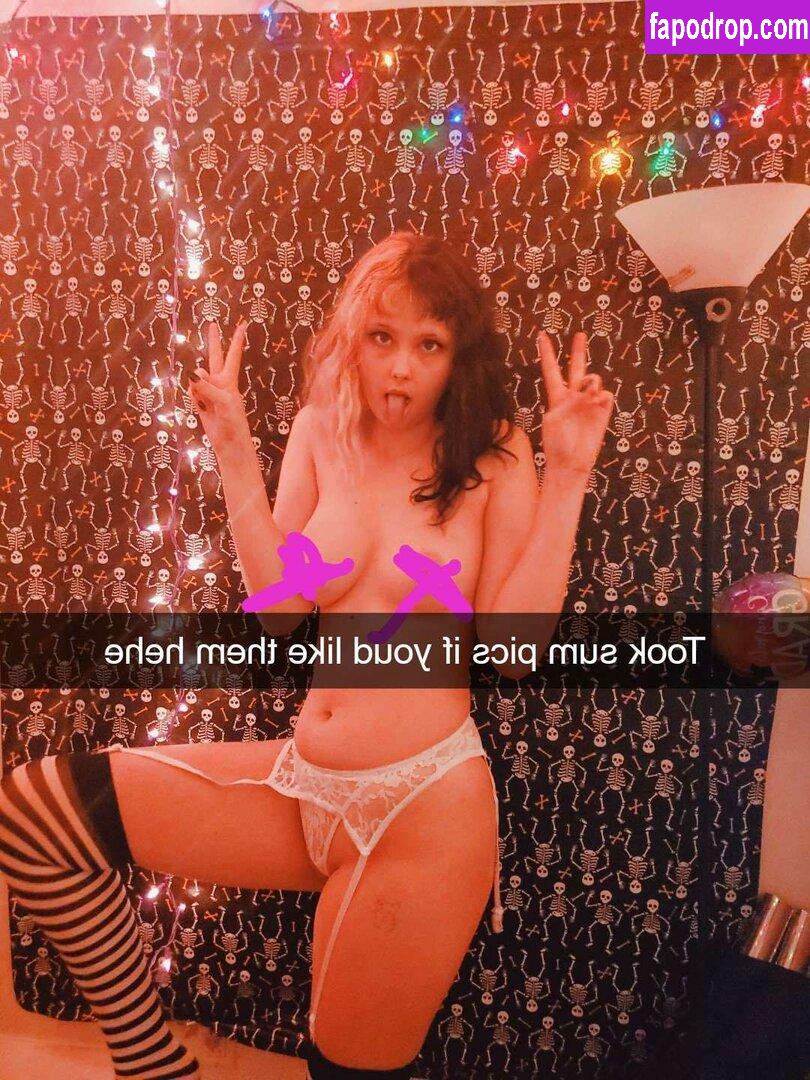 dracculala / Michellemaeday / p1nkstrawb3ry leak of nude photo #0018 from OnlyFans or Patreon