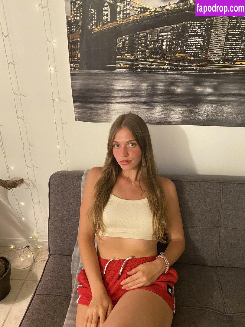 EarthToSasha ASMR / earth_to_sasha_uncensored / earthtosashaasmr leak of nude photo #0023 from OnlyFans or Patreon