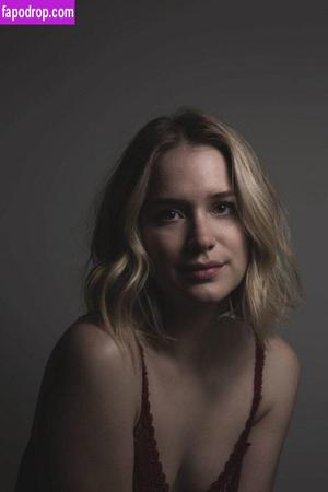 Elizabeth Lail фото #0012