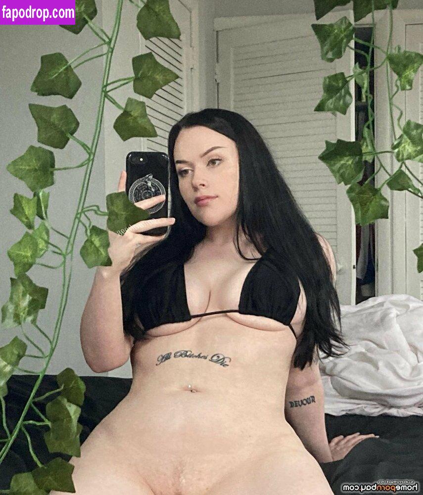 elleliciousxxx / ellelicious_of / xxcutegothellexx leak of nude photo #0039 from OnlyFans or Patreon