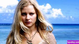 Emilie De Ravin leak #0025