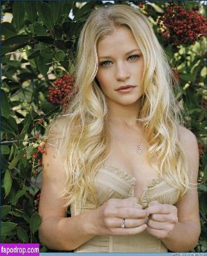 Emilie De Ravin слив #0034