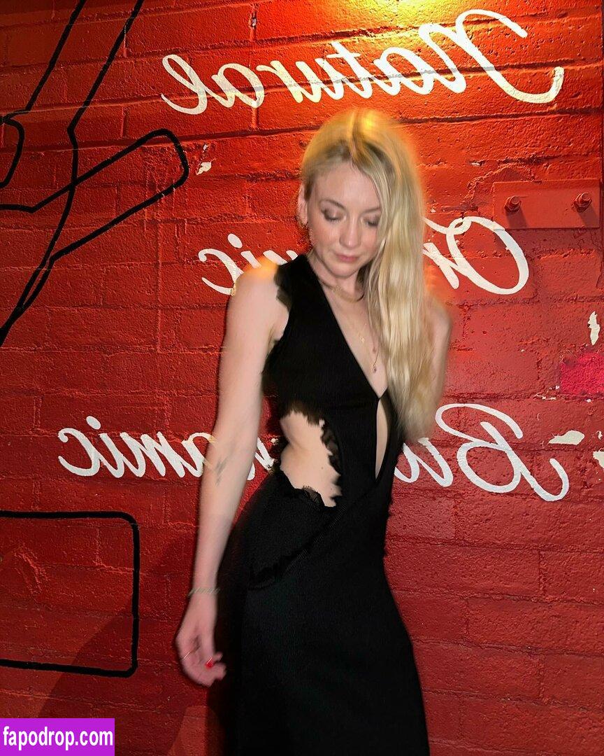 Emily Kinney | Best Known: TWD / emmykinney слитое обнаженное фото #0002 с Онлифанс или Патреон