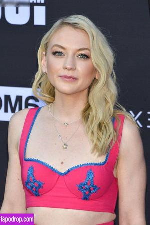 Emily Kinney слив #0071