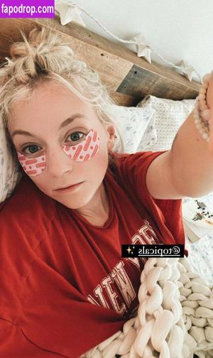 Emily Kinney фото #0128