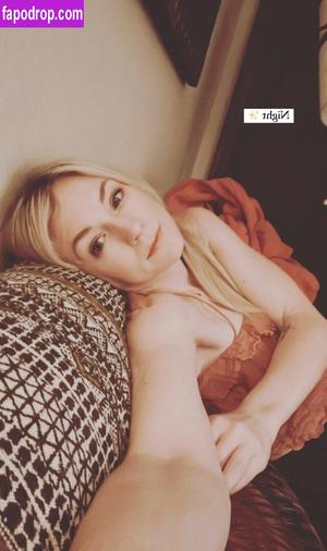 Emily Kinney фото #0137