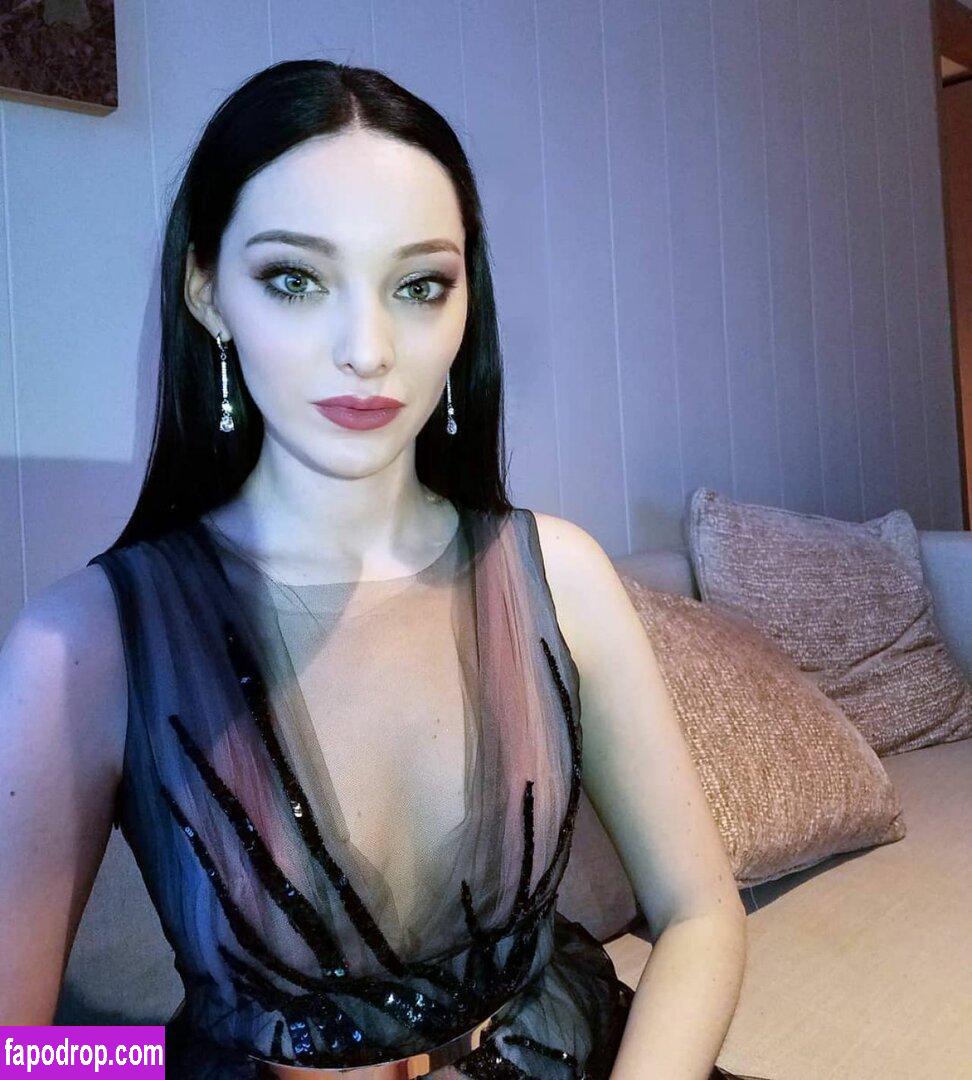 Emma Dumont / emmadumont слитое обнаженное фото #0010 с Онлифанс или Патреон