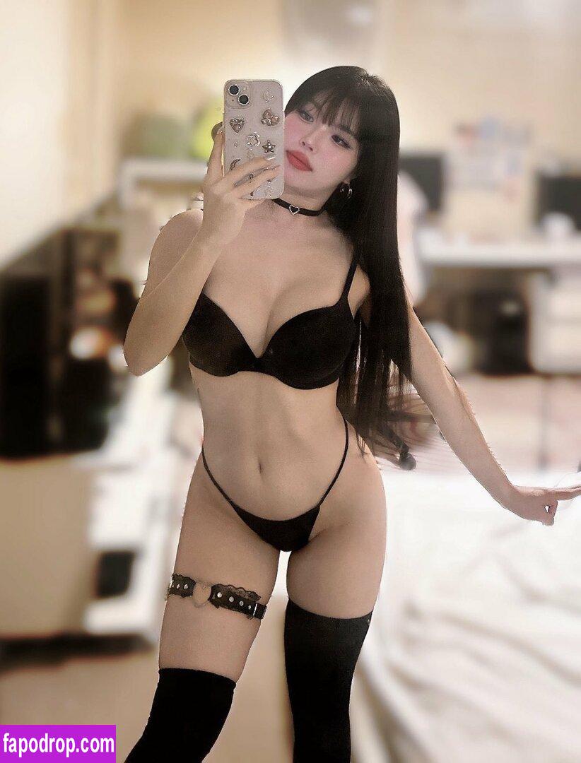 Epppuni / Eve / epppunii / eves_worldxo / eveworld / uandeve leak of nude photo #0005 from OnlyFans or Patreon