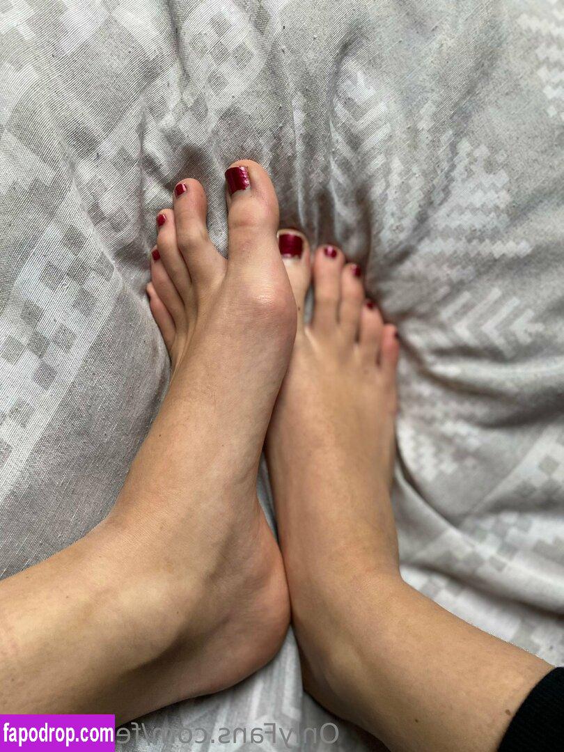 feetronnie / backonmyfeet leak of nude photo #0014 from OnlyFans or Patreon