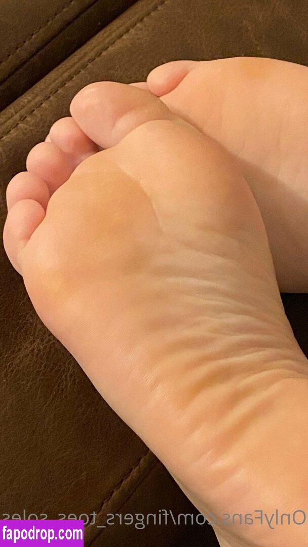 fingers_toes_soles / feet_soles слитое обнаженное фото #0112 с Онлифанс или Патреон