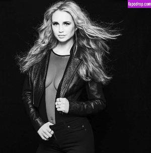 Fiona Gubelmann слив #0004