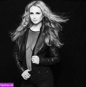 Fiona Gubelmann leak #0023