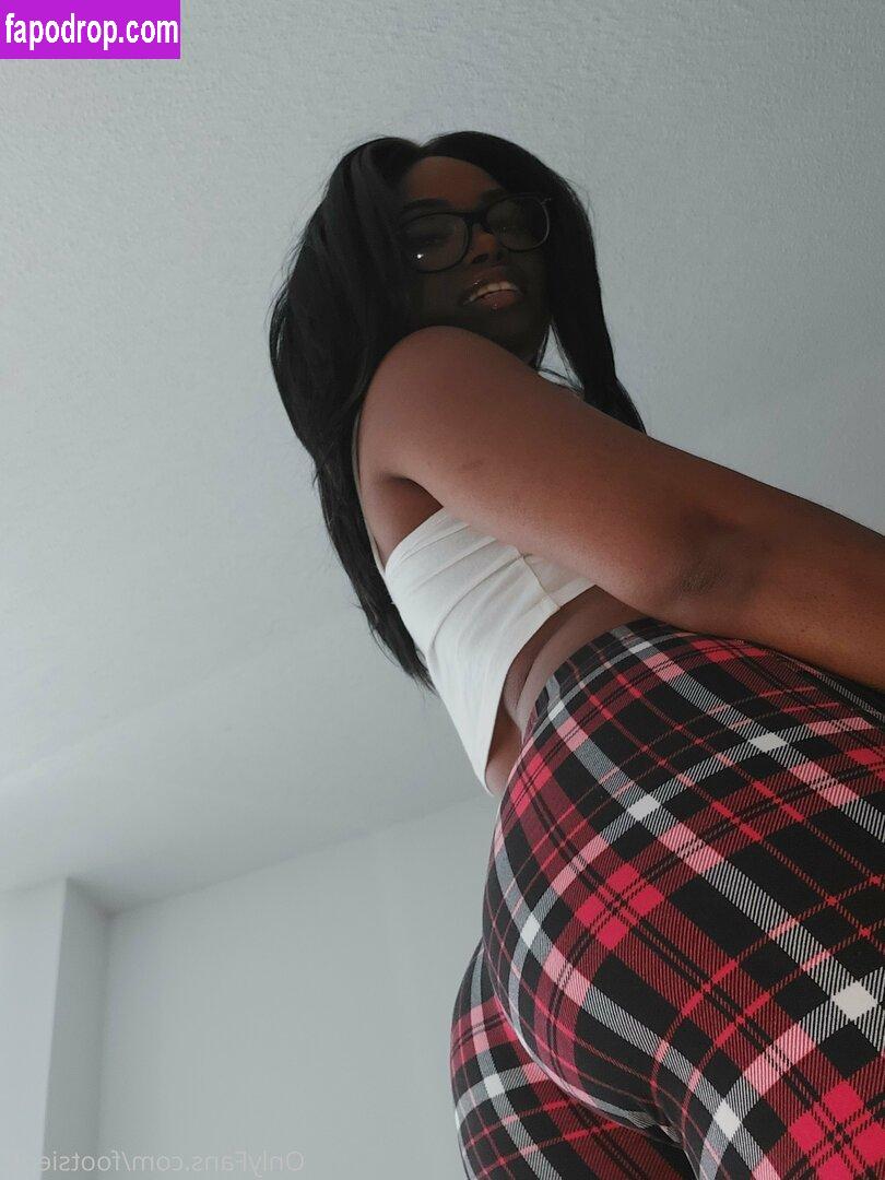 footsieplz / plix3 leak of nude photo #0006 from OnlyFans or Patreon