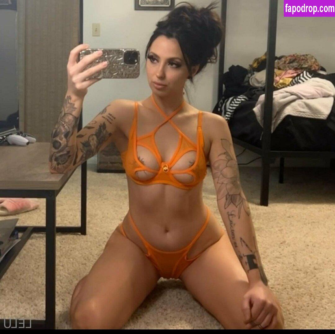 freevixly / xsarah_amyx leak of nude photo #0033 from OnlyFans or Patreon